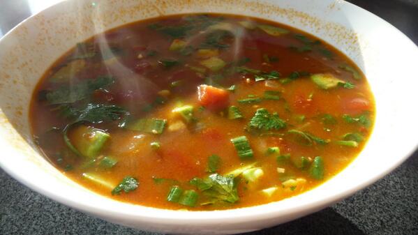 ModeratelyNuts's tweet image. weather cooled down a bit, gonna bust out this healthy spicy chicken soup tonight. moderatelynuts.com/?p=106