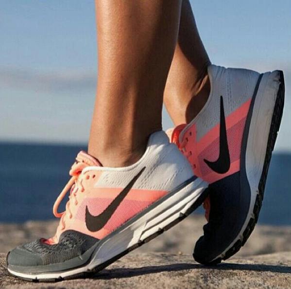 shoes_trainers's tweet photo. Hot. #nike #trainers http://t.co/Bi7QpkJ6rH
