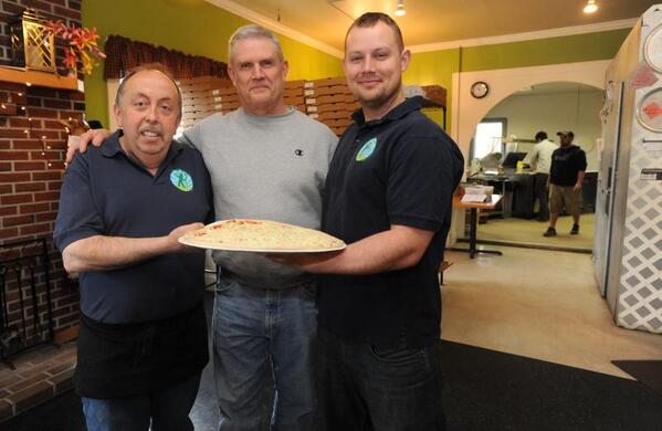 TheRecorderNews's tweet photo. .@HillsidePizza makes a strong community part of the recipe for their popular pizza.  http://t.co/Pa2CXdbpLQ http://t.co/MTbxN7rQ2J