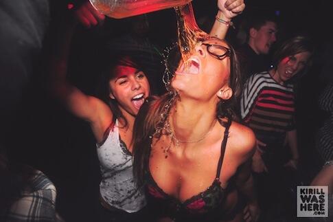 PartyDecadence's tweet photo. drown your sorrows http://t.co/kOsLPW4Ahi