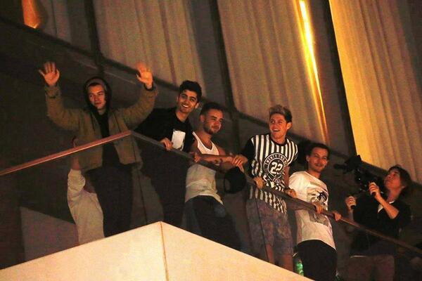 yoongiesft's tweet image. #onedirectionbacktoPeru please return a Peru @onedirection