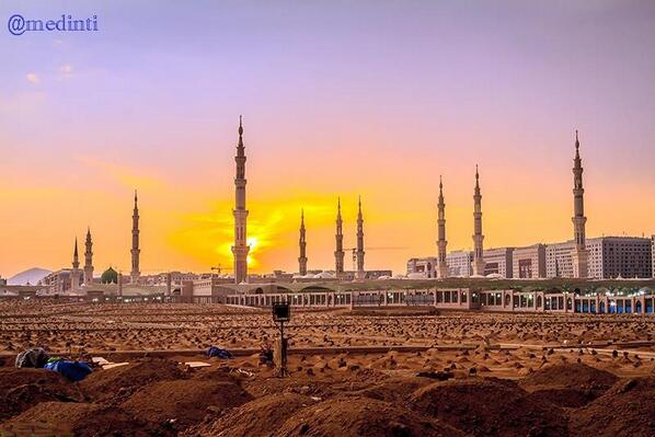medinti's tweet photo. اللهم إن هناك أحبة لنا تحت التراب اللهم اغفر لهم و آنس وحشتهم و ضاعف حسناتهم و تجاوز عن سيئاتهم برحمتك يارحم الراحمين http://t.co/qEof4W5VmJ