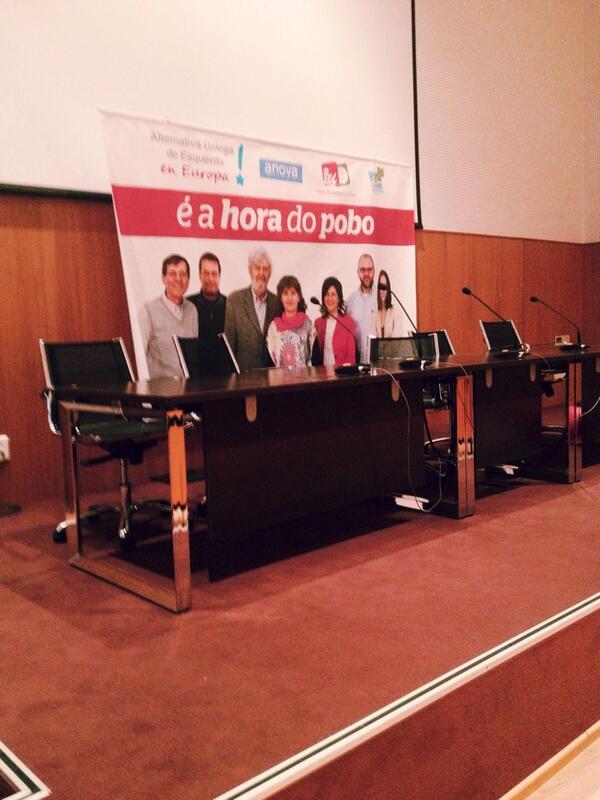 millanfernandez's tweet photo. A piques de comezar acto no #ForumCarballo con @xmBEIRAS @LidiaSenra @Yolanda_Diaz_ #ÉaHoradoPobo http://t.co/ssHnKiqW09