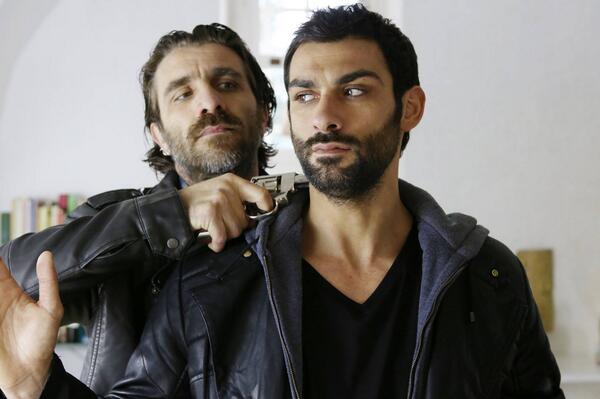 RaiDue's tweet photo. Tra poco gira su #Rai2, c'è l'ultima puntata di #Rex7, questa sera in trasferta in Puglia! http://t.co/JQeWAngrux