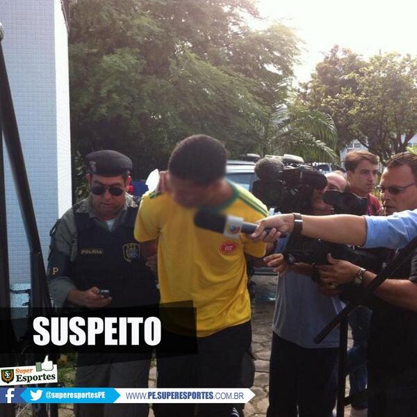 Lealdaniel's tweet photo. Urgente! Suspeito de participar do assassinato no Arruda confessa crime. http://t.co/tgEyhEFaU7 http://t.co/pyLgbJNEDd