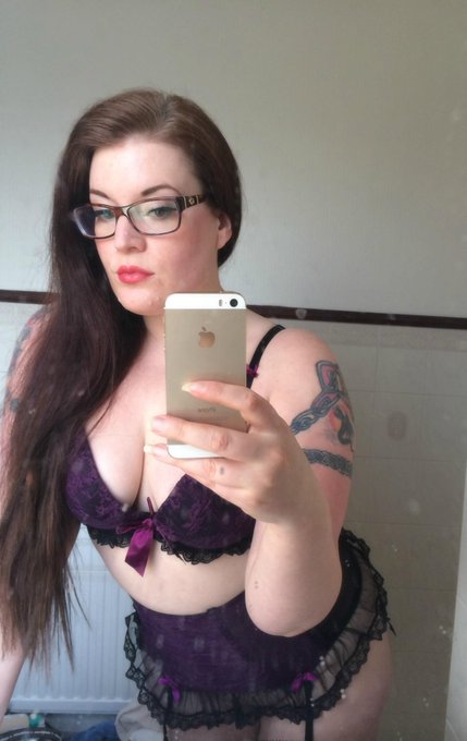 #MirrorMonday Waist length long hair and #sexy curves in vintage style lace #lingerie #rt if you like<a href="/tag/mirrormonday"class="tags">#MirrorMonday</a><a href="/tag/sexy"class="tags">#sexy</a><a href="/tag/lingerie"class="tags"><span>#lingerie</span></a><a href="/tag/rt"class="tags"><span>#rt</span></a>