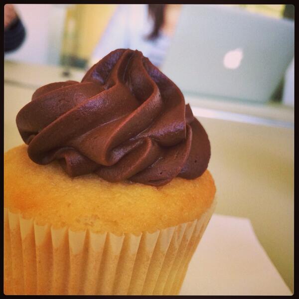 caralynn's tweet image. Hooray for #Cupcakes &amp;amp; getting to work with this AWESOME Team! | #ProjectApproval #advertisinglife #LetsGetItStarted