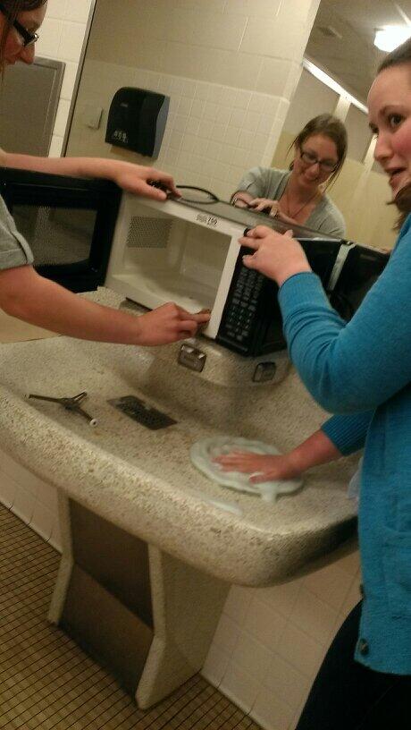 BASHstagecrew's tweet image. #cleaninup #microwave #youhungry? #springcleaning #schoolbathroom