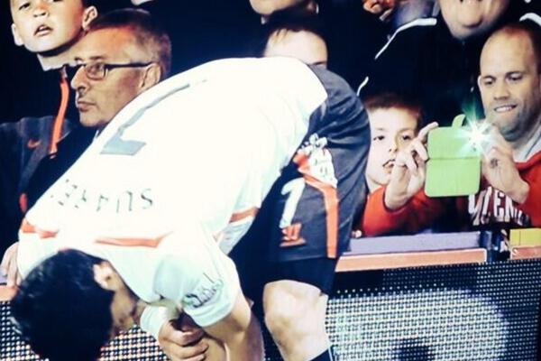 HaakonKile's tweet image. Det er ikke bare Glen Johnson som snur ræva til.. #2fcf @P3HeiaFotball