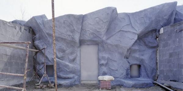 The weird, depressing stage sets that zoos build for their animals gizmo.do/r4Vcp8E