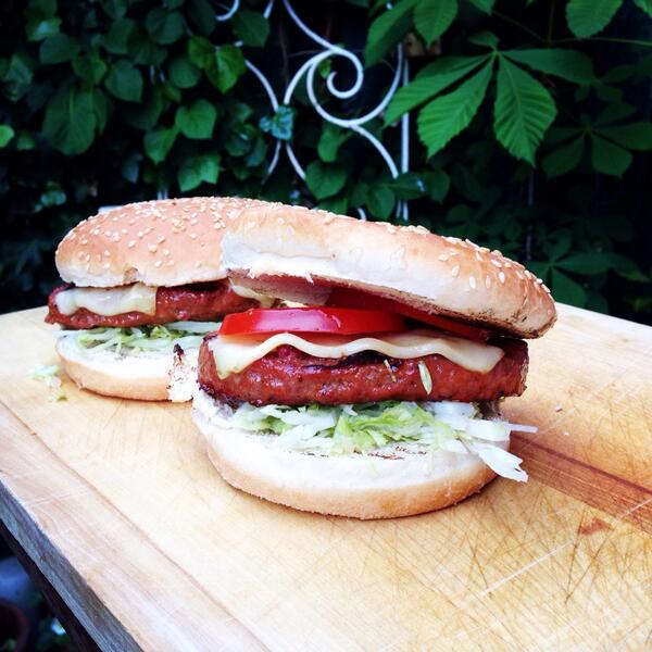 Sebastiaan_ruys's tweet photo. “@BigGreenEgg: @Sebastiaan_ruys looks awesome! #EGGhead4Life” tastes even better http://t.co/NkG2lXMM9x