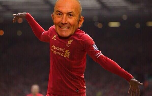 DavidNotLuiz4's tweet image. Pulis is loving it ..