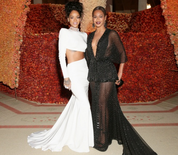 alexandergold's tweet photo. Beyoncé and Rihanna combined powers at the #MetGala and I was literally not ready. http://t.co/gsiTAcxVRm