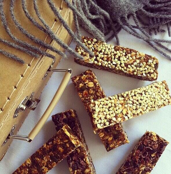 Let the GOOD VIBES (and wholefood protein bars) flow! Check it out on the blog thebrownpaperbag.com.au/good-vibeswith…