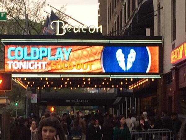 JenniferMayer's tweet photo. .@coldplay at @BeaconTheatre @MAYER360 @kontentfarm #ColdplayBeacon http://t.co/9vtodzMcES