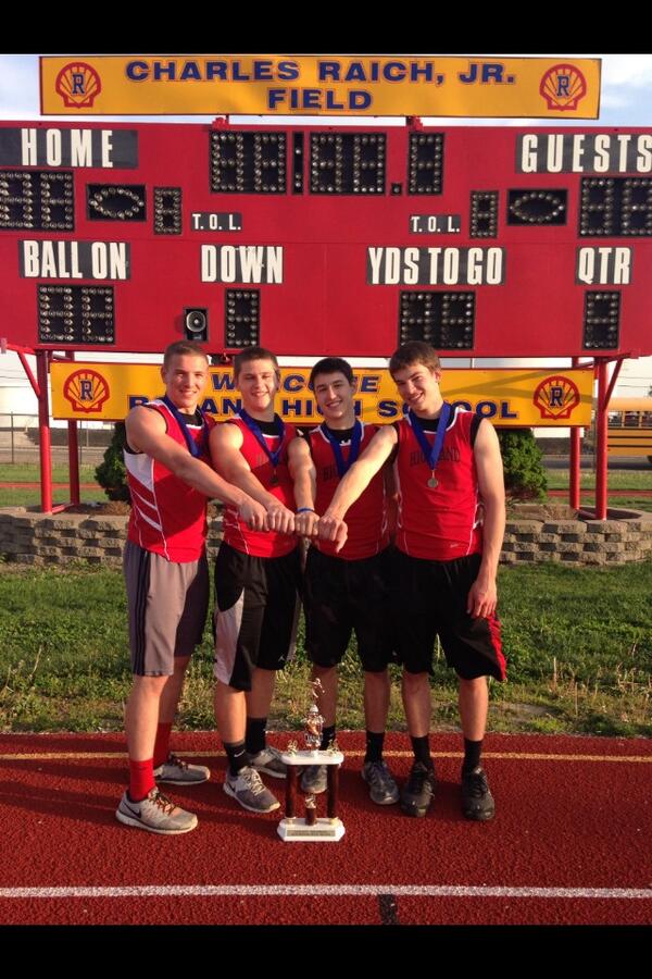 L_Geiger5's tweet photo. 4x100 school and meet record 43.86.. Couldn't of done it without these guys @BSands_80 @Gage_G_Geiger @TeipeSam http://t.co/tN8uDLUmnq