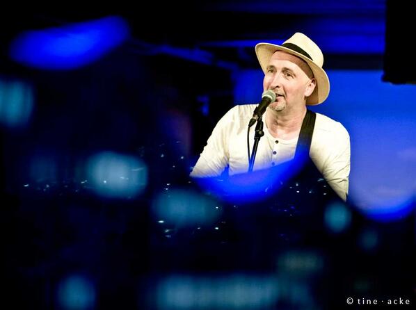 tinomatic's tweet photo. ✮ CARSTEN PAPE - 05.05.2014 - CD-Präsentation "Die Einsamkeit des Schwimmers"- Miniatur Wunderland ✮ http://t.co/zQwgr33H8r