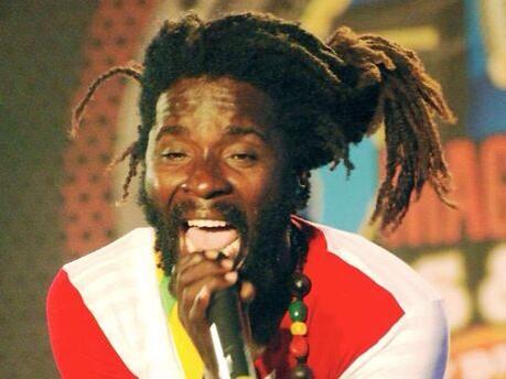 ReggaeTune's tweet photo. #Reggae Blog:
JAH BOUKS INTERVIEW
One of the biggest tunes of 2013 was Angola - the debut...http://t.co/20bj6fTeBD http://t.co/KuC4Ou9J2U