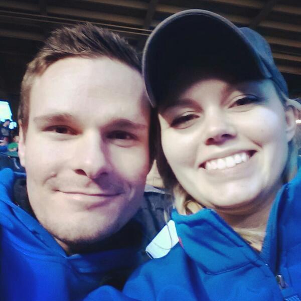 Enjoying the chilly cubs/sox game with <a href="/AndyNeiman/">av / mikey ⚖️</a>  , thanks <a href="/LBDesmond/">Laura Desmond</a> and <a href="/Global_SMG/">Global_SMG</a> !