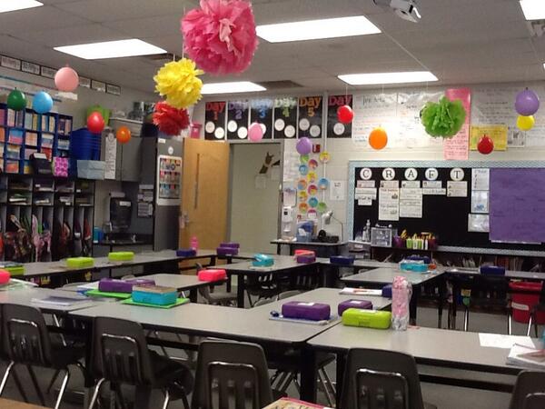 JMullannix's tweet photo. Did you notice the balloons around the room? Each day we pop one to see what fun surprise the next day holds! http://t.co/LgWFFRdpWM