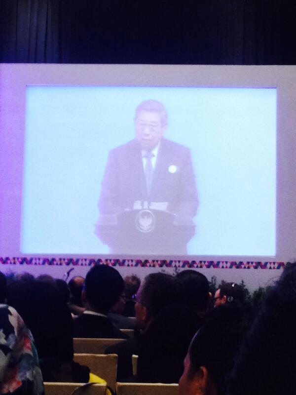 BaleBengong's tweet image. presiden SBY sampaikan pidato di pembukaan open govt partnership conference. #OGPBali