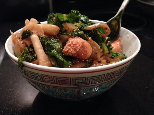 chudaree's tweet photo. Homemade #dinner #konjac noodles #healthyliving http://t.co/QJbujwPcNZ