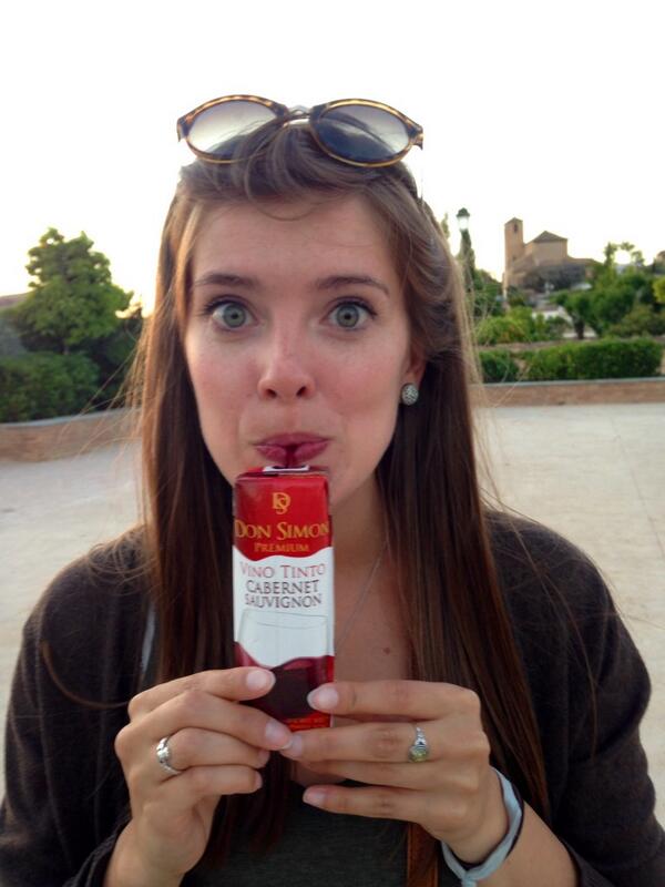 cekelley11's tweet photo. Juice box wine #onlyinspain #biggirldrink http://t.co/CTVzUO3x1R