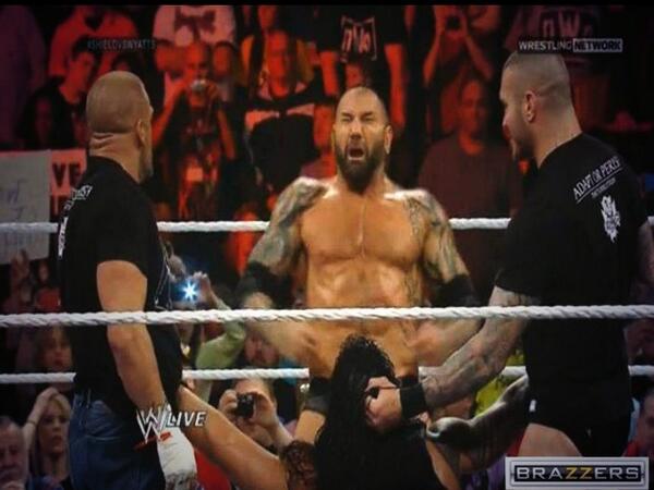 NewAgeInsiders's tweet photo. This picture proves #Evolution is taking this way too far. Dammit #Batista...
#TheShield #RAW #EvolutionVsShield http://t.co/3jxL1ZqPDa