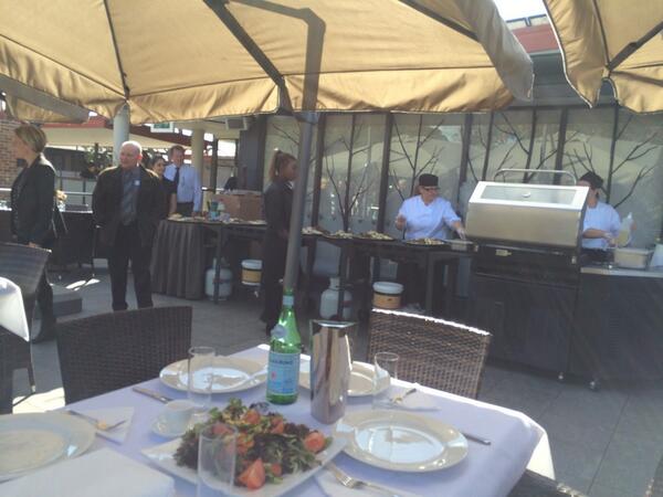 jgraham1501's tweet photo. Lunch at Southern Cross #tradetraining http://t.co/STUlfnUivs