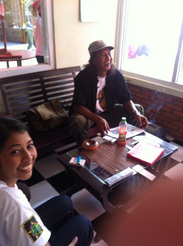 BelaBeli_KP's tweet image. Yaap,,, Mas Ong Hari Wahyu, praktisi desain sudah hadir ;) #BelaBeliKulonProgo