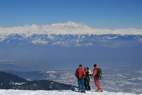 ExploreIndiaNow's tweet photo. RT @Jetair_Tours: #Gulmarg Gondola in #Kashmir is the world’s second highest operating cable car.  #IncredibleIndia http://t.co/KFGAQnvqY3