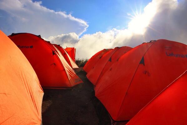 Hotel DodyS, hotel bintang 7 di ketinggian 2600 mdpl di Plawangan Senaru, Taman Nasional Gunung Tinjani.....hehe
