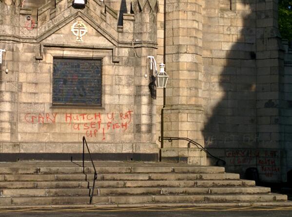 Ribeard's tweet image. Interesting graffiti in harolds cross this morning #scumbags #freefish