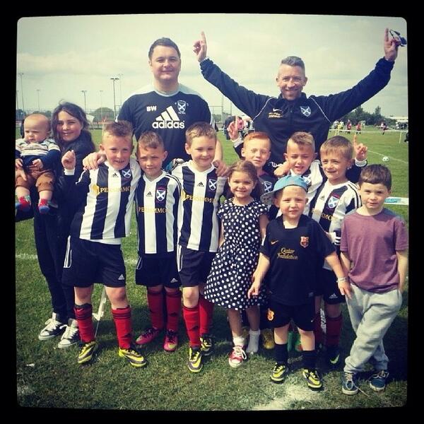 Standrewsbar's tweet image. Mini drews on tour Bognor Regis 2014 @FOOTBALL_TOURS , please rt and help us win comp. #lcfc drewsfamily #greatwknd