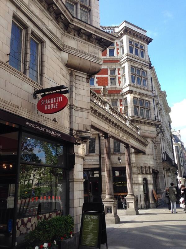 sj_nk's tweet photo. This in London what a great city these are for you Tony!!! http://t.co/99QpGKab2w