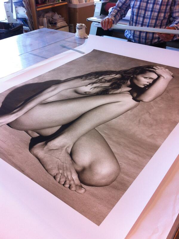 QvaleGalleri's tweet photo. Se hva som har ankommet Oslo og rammemaker! Vi gleder oss til 28. mai! #AlbertWatson #KateMoss #QvaleGalleri http://t.co/PAKZpZFdIZ