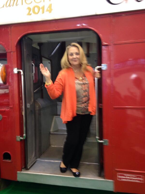 metpack's tweet image. Having fun !  All hail the queen!  (@BuchholzMKT)