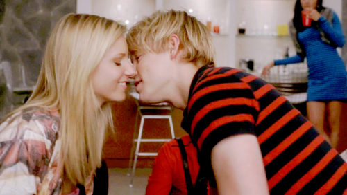 Vale8Vale's tweet image. RT if you ship and love Sam&amp;amp;Brittany   #Glee