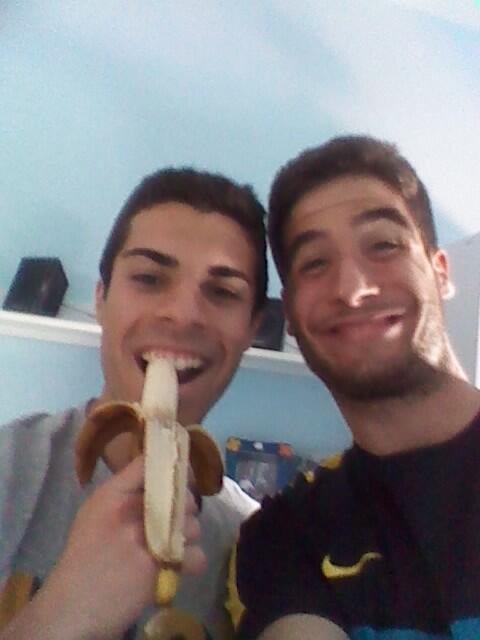 murcianicoF_ing's tweet photo. Our players are in solidarity with @DaniAlvesD2 #todossomosmacacos http://t.co/zrkmpNlQST #Noalracismo