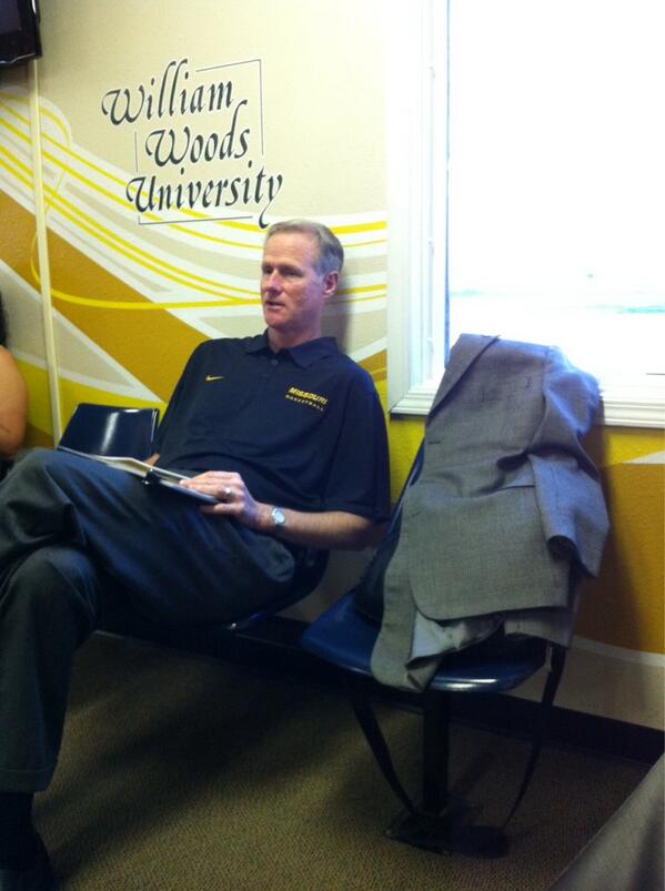 CoachTimFuller's tweet image. Coach A 1st time in Columbia Regional. Next up DFW (S/O DAngelo Allen) then to LAX! #mizzoumade