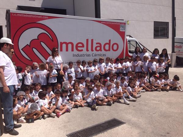 carnicasmellado's tweet photo. Nos despedimos hasta otro año espero que os lo hayáis pasado muy bien http://t.co/TFqPx2nnPa