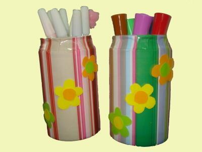 unpd_apparel's tweet image. 4. Limbah kaleng bekas minuman juga bisa dipercantik jadi tempat pensil yg lebih bernilai dan bermnfaat #ecosolution