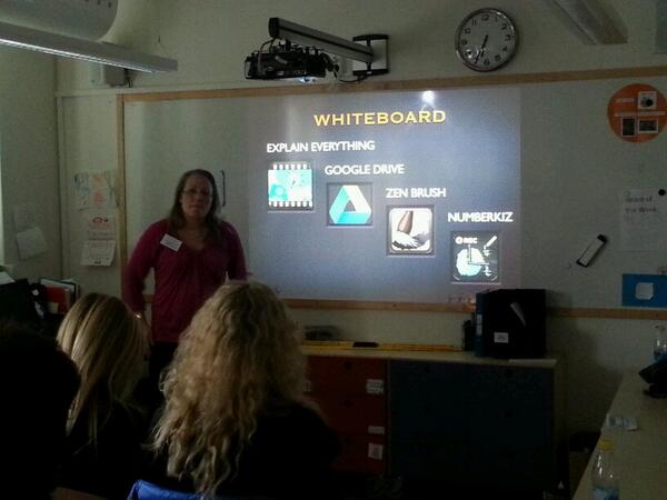 MatteTommy's tweet image. Lyssnar på @Askeback som överöser oss med praktiska enkla smarta tips om (en) iPad i klassrummet. #passet