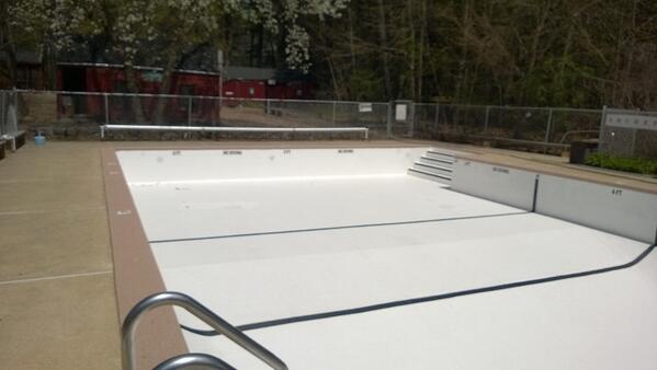 EvergreenRules's tweet photo. The cool, new Evergreen pool lining!  (1 of 3)!! http://t.co/7pTe4FvnFw