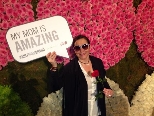 AmyGoGo's tweet image. Amazing moms everywhere! #aintmomgrand