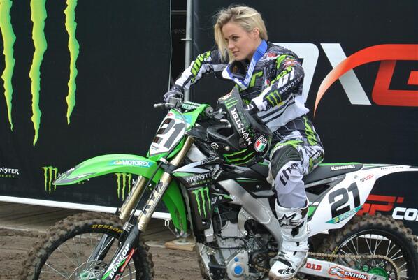 Alvast een voorproefje op de nieuwe <a href="/InsideGamer_NL/">Inside.Gamer.nl</a> waarin <a href="/Tessmilne/">Tess Milne</a> op de crossmotor stapt!
youtube.com/watch?v=3u6kF8…