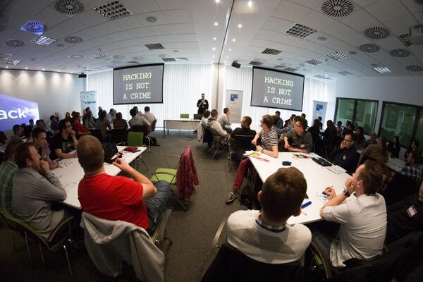 hack3city tweet media