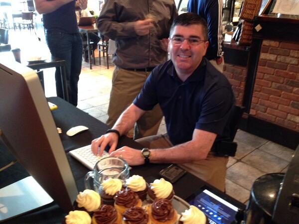 FredXchange's tweet image. @rspz giving to #FredX at @Blackstone1113 today. Thanks Rob! @reachtapp #give14