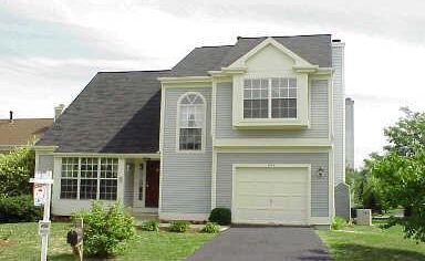 HannahMoves's tweet photo. 304 Deerpath Ave SF Home for rent in #Leesburg 3 Bed 2.5 Bath - almost 2k sq. ft. $2,100/mo. @leesburgtoday #Virginia http://t.co/mYcOSfLZcK