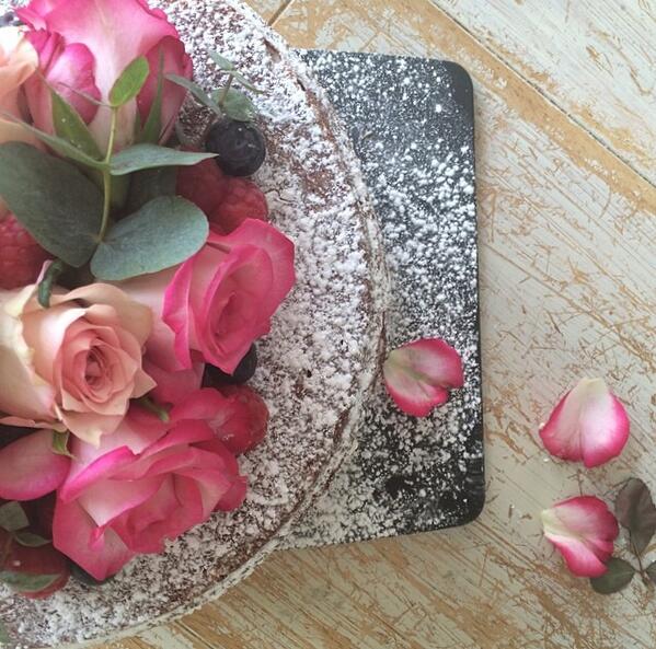 tin kitchen (@tinkitchen) on Twitter photo We make #cake. See? We make #cake. See?